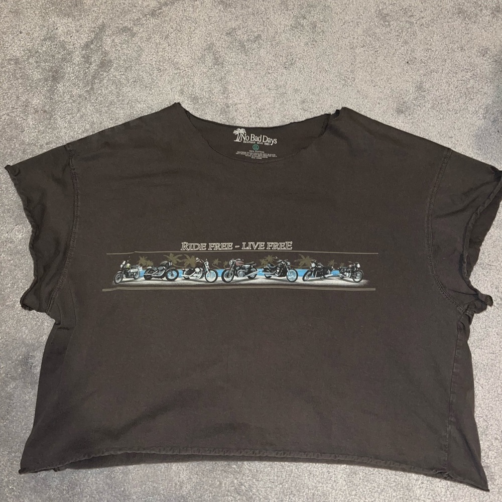 Distressed biker t-shirt “No Bad Days” brand free size cropped